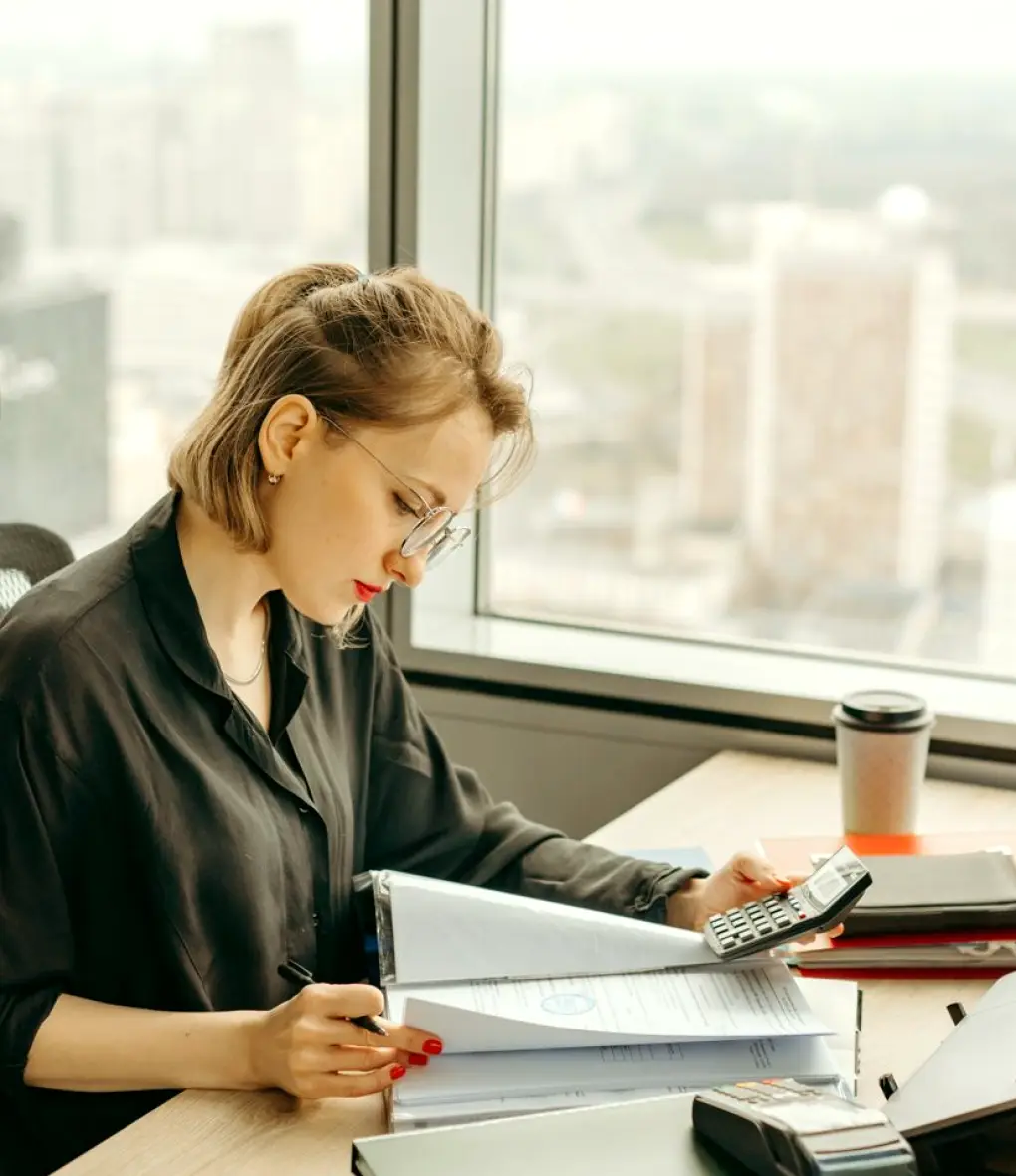 Comment la rubrique Finance se prépare et se vérifie avant publication